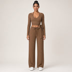 Dhara – Conjunto de Yoga com Top de Manga Comprida e Calças Largas – Castanho café, vista de frente