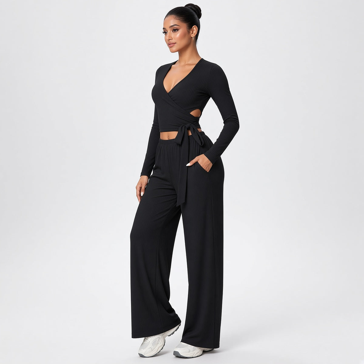 Dhara – Conjunto de Yoga com Top de Manga Comprida e Calças Largas – Cor Preto