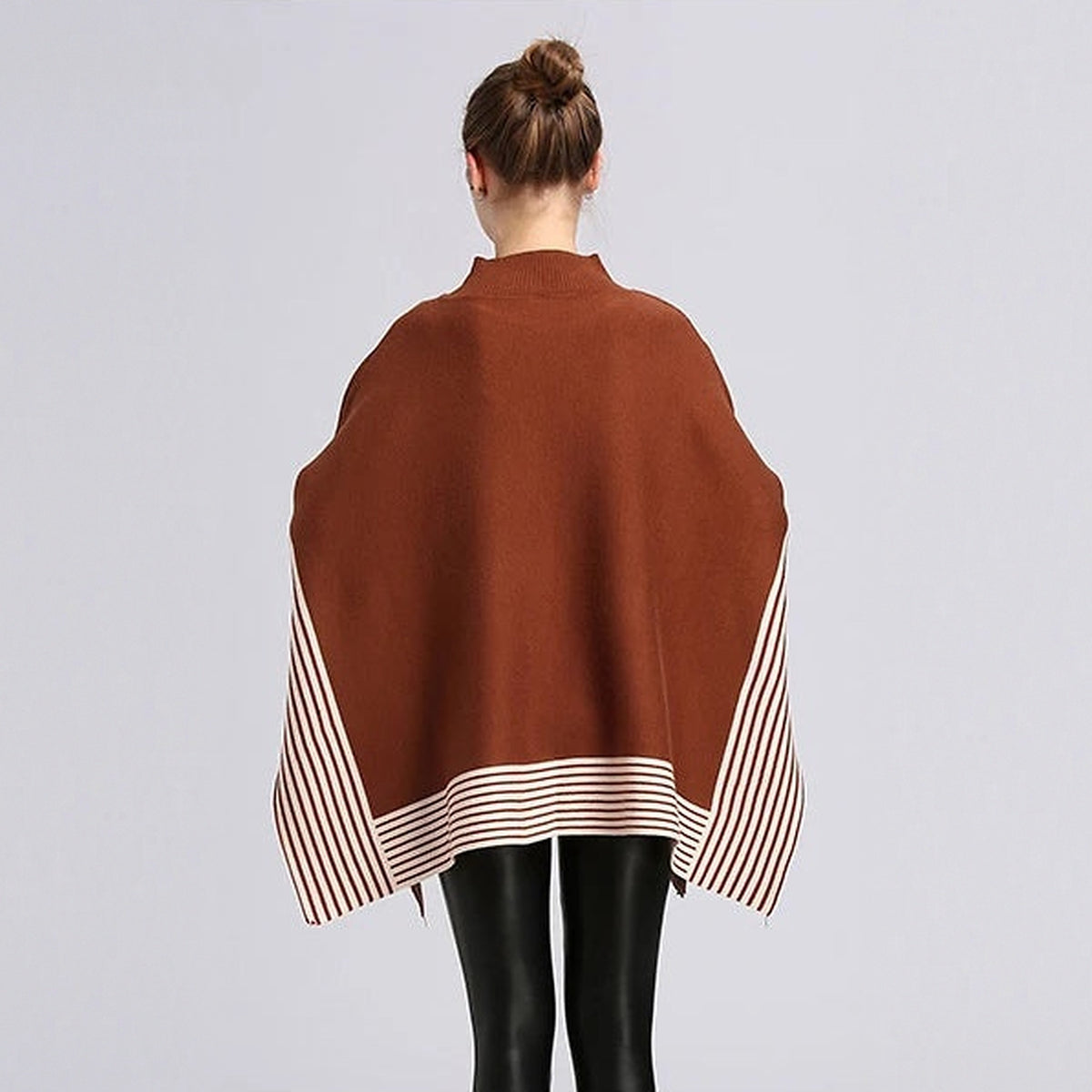 Bhumi – Poncho de Malha, costas, Caramelo