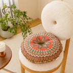 Almofada de meditação Shlama Rest da Shamar com mandala terracota numa cadeira