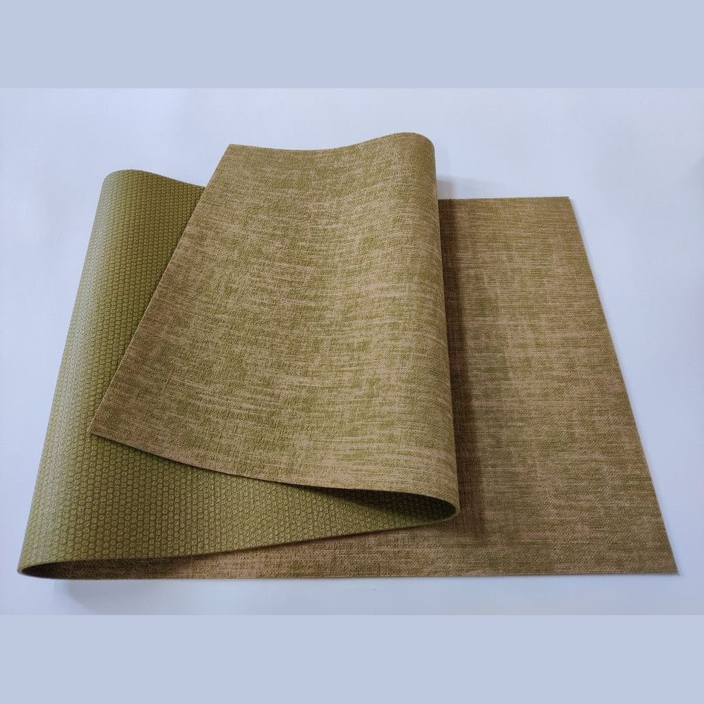 Tapete Anahra Earth em linho natural verde-oliva dobrado – vista do produto