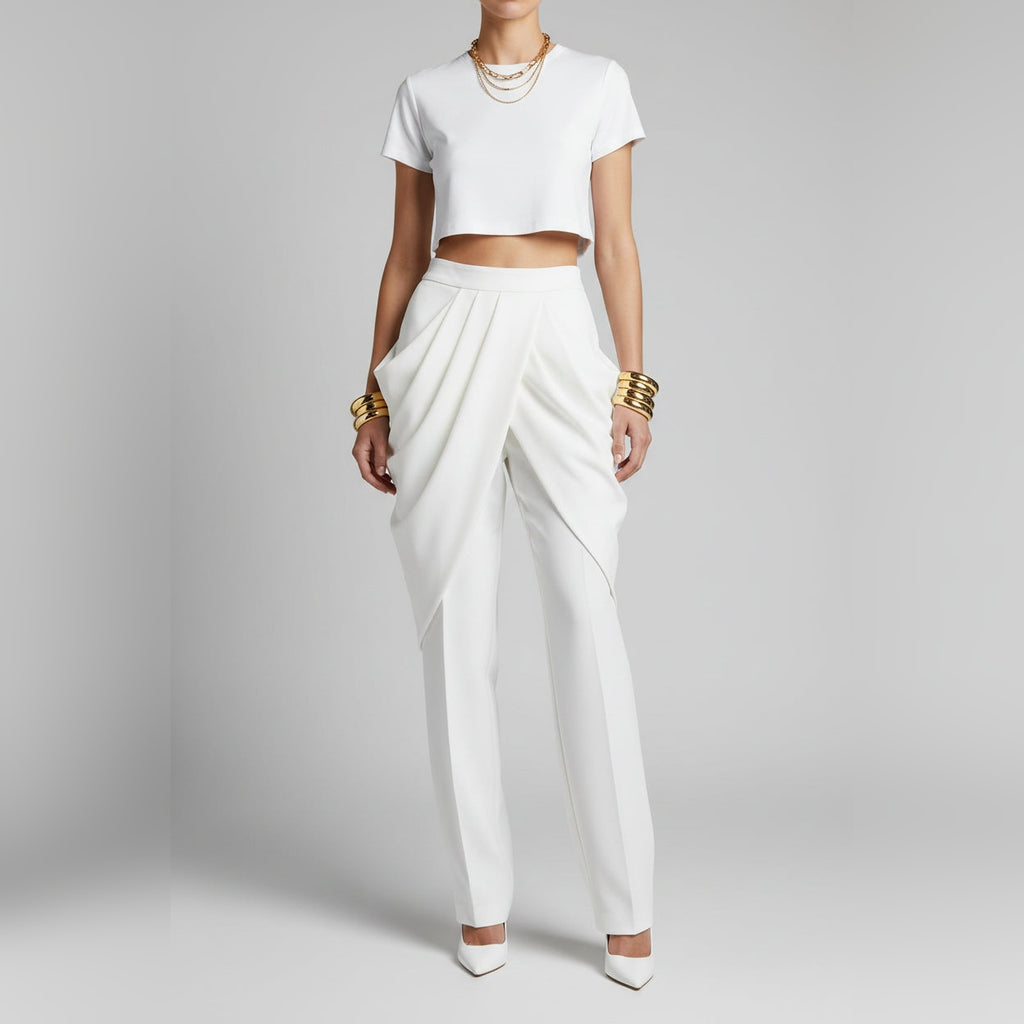Calças Noa Grace brancas com pregas e t-shirt – vista de frente