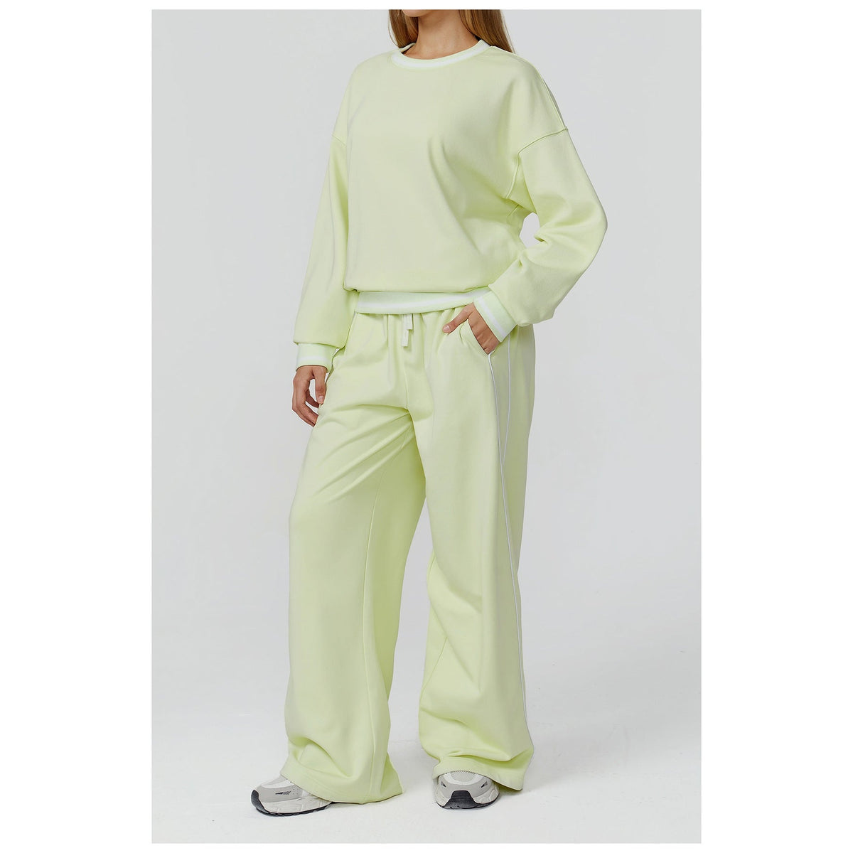 Camisola Shlama Ease verde-lima com calças a condizer – vista de frente