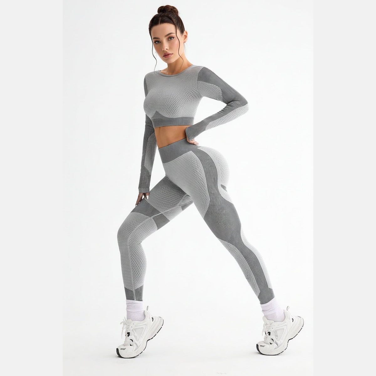 Conjunto Aarvi Motion cinzento com top de manga comprida e leggings – vista de frente