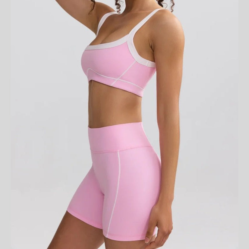 Conjunto Yara Vitality rosa com top e calções – vista lateral