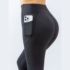 Leggings Prithvi Pants pretas com bolso para telemóvel – vista de costas