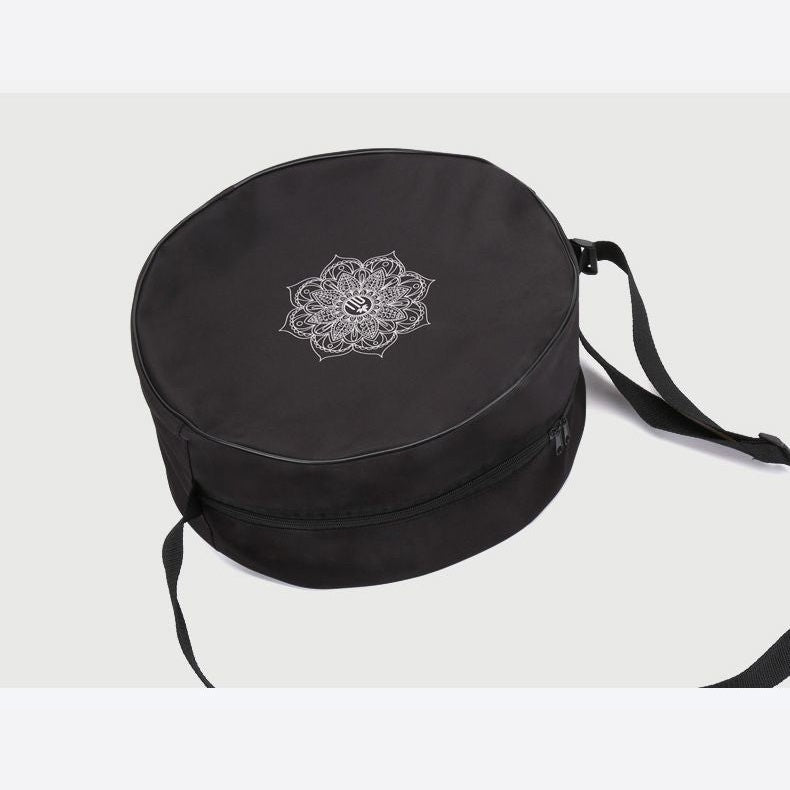 Mochila Padma Bag preta com mandala e alças – vista lateral