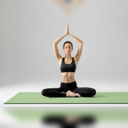 Mulher a meditar sobre o tapete TPE Om Serenity verde – lifestyle