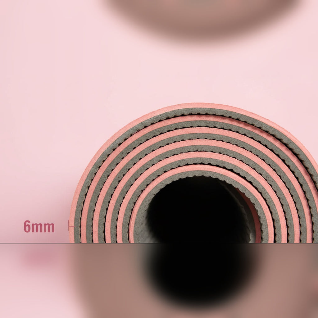 Tapete de yoga TPE rosa enrolado com espessura indicada – detalhe