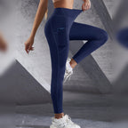 Leggings de yoga com bolsos azul-marinho em passada – vista lateral