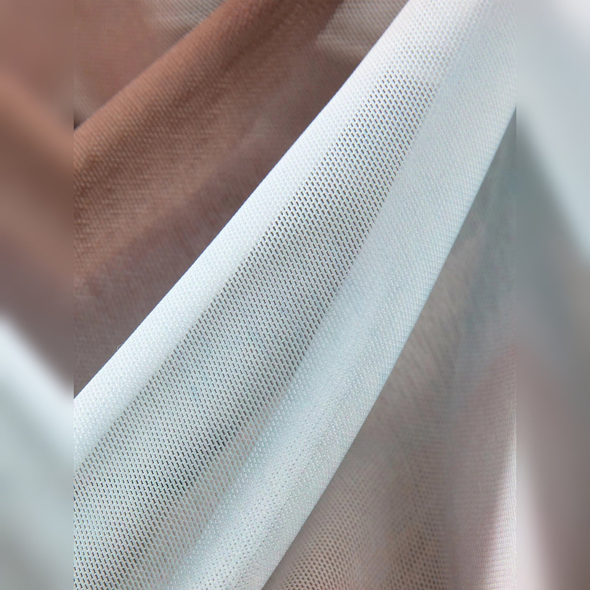 Tecido em degradê da t-shirt Sif Flow castanha – detalhe do tecido