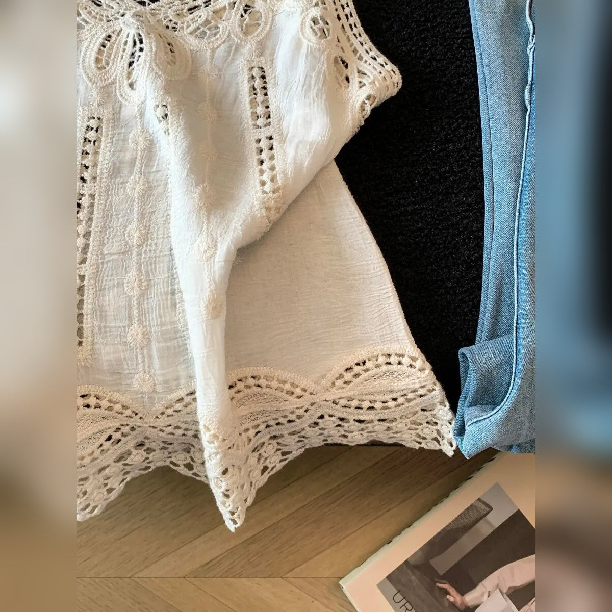 Top Lotus Lace branco com renda na bainha – detalhe do tecido