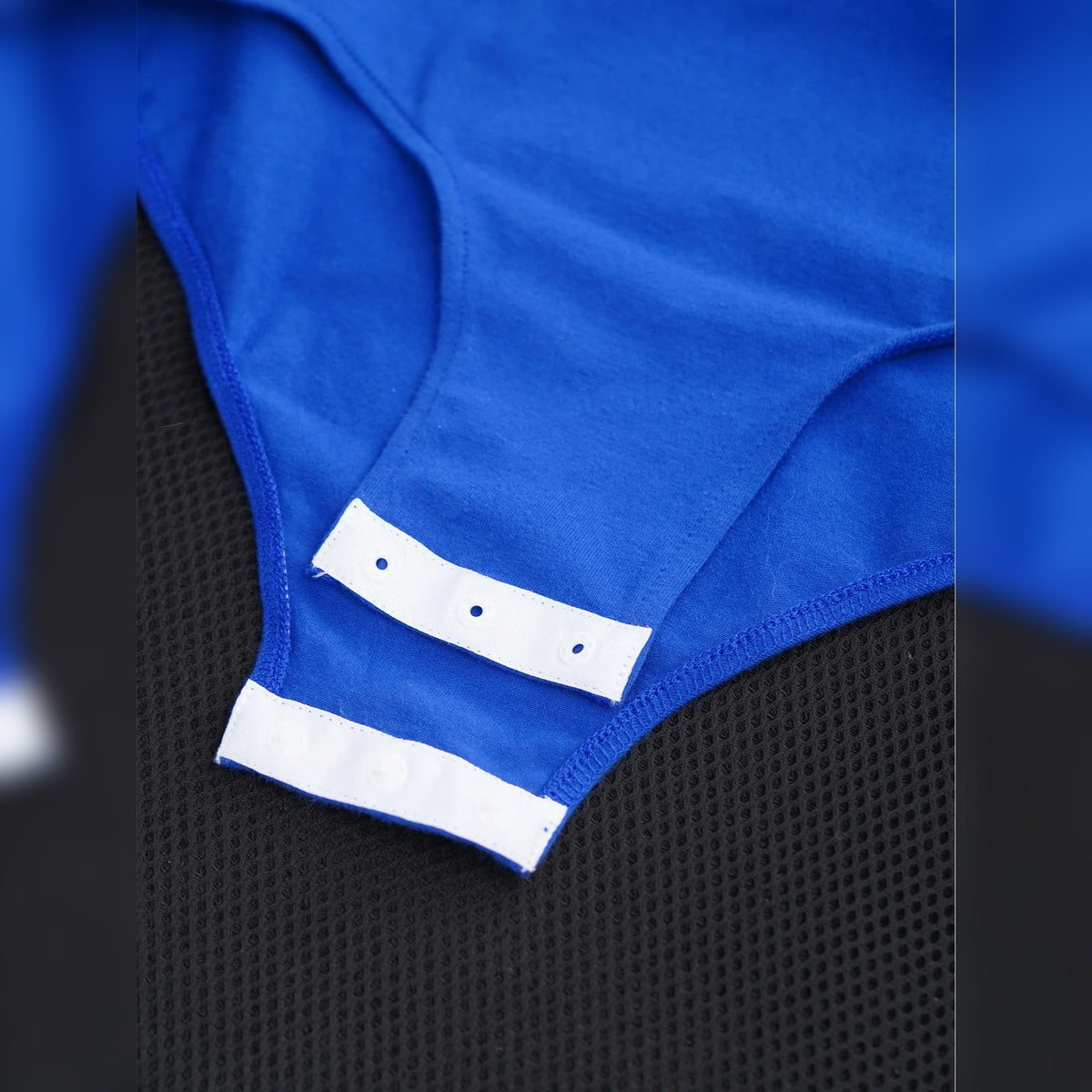 Molas de fecho do body infantil Shanti azul – detalhe