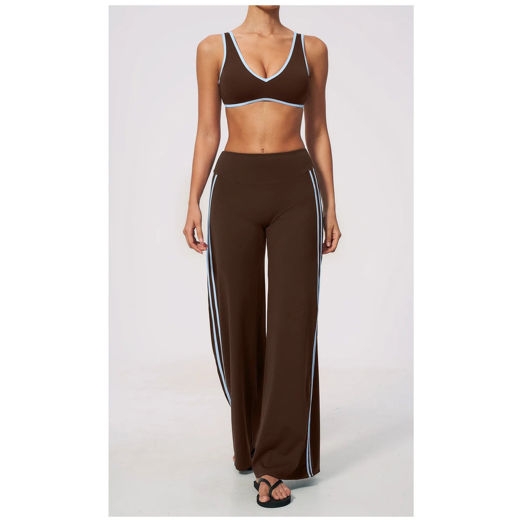 Conjunto Shakti Line castanho-café com riscas laterais – vista de frente