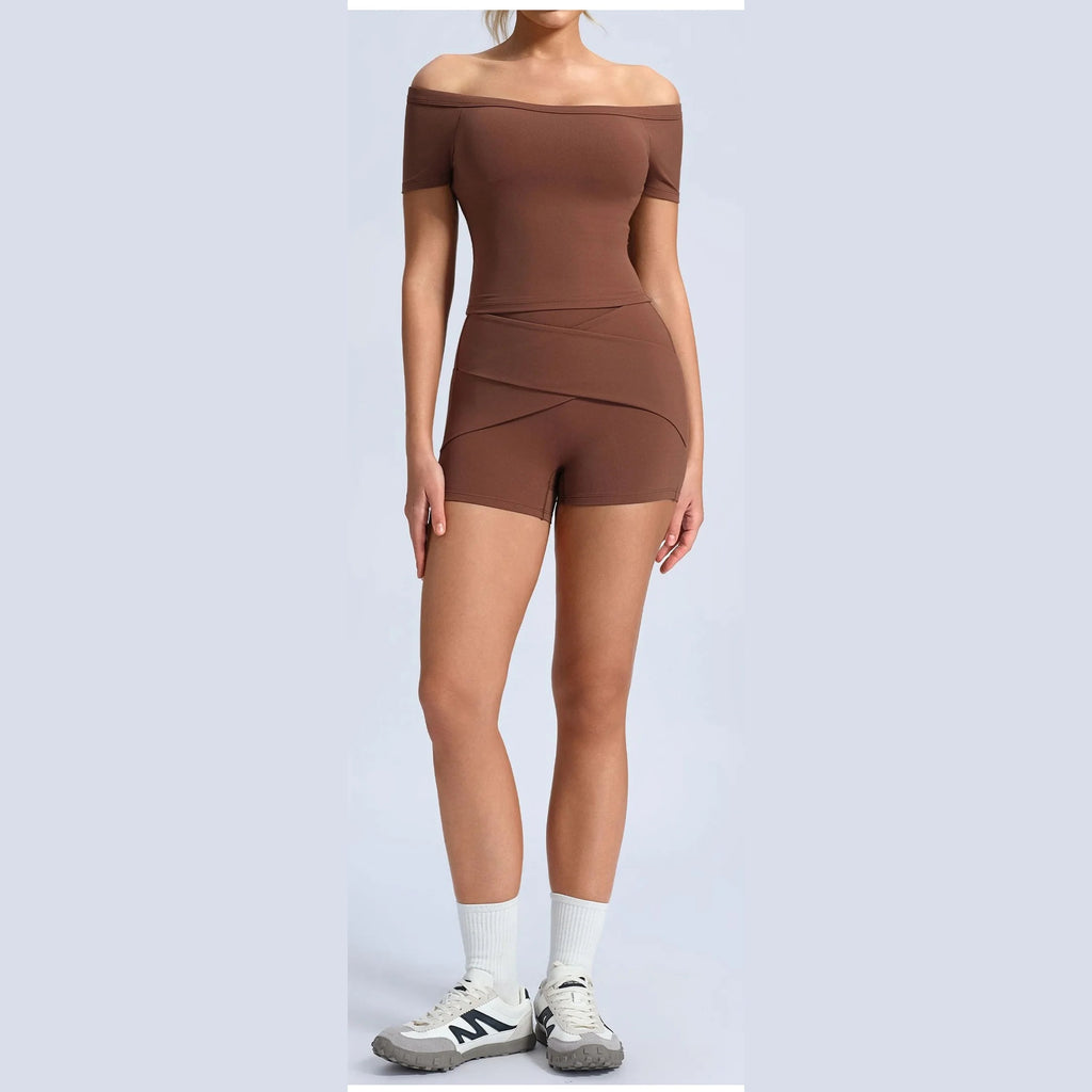 Conjunto Shakti Move castanho com top de ombros descobertos – vista de frente