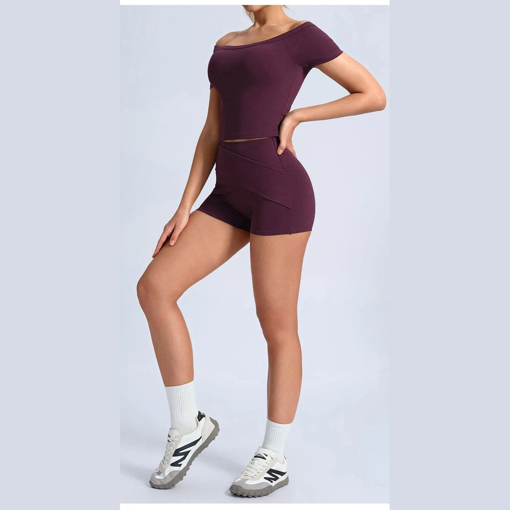 Conjunto Shakti Move roxo-violeta com mão na anca – vista de frente