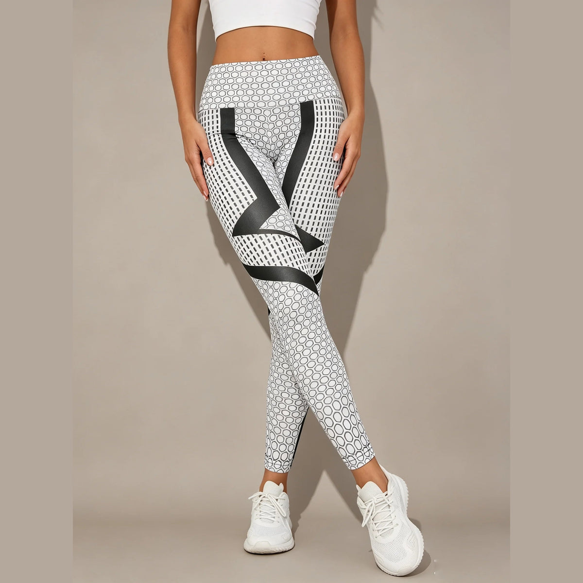 Leggings Shakti Motion com padrão geométrico e top a condizer – vista de frente