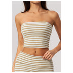 Top cai-cai Prana Stripe caqui às riscas com calções – vista de frente