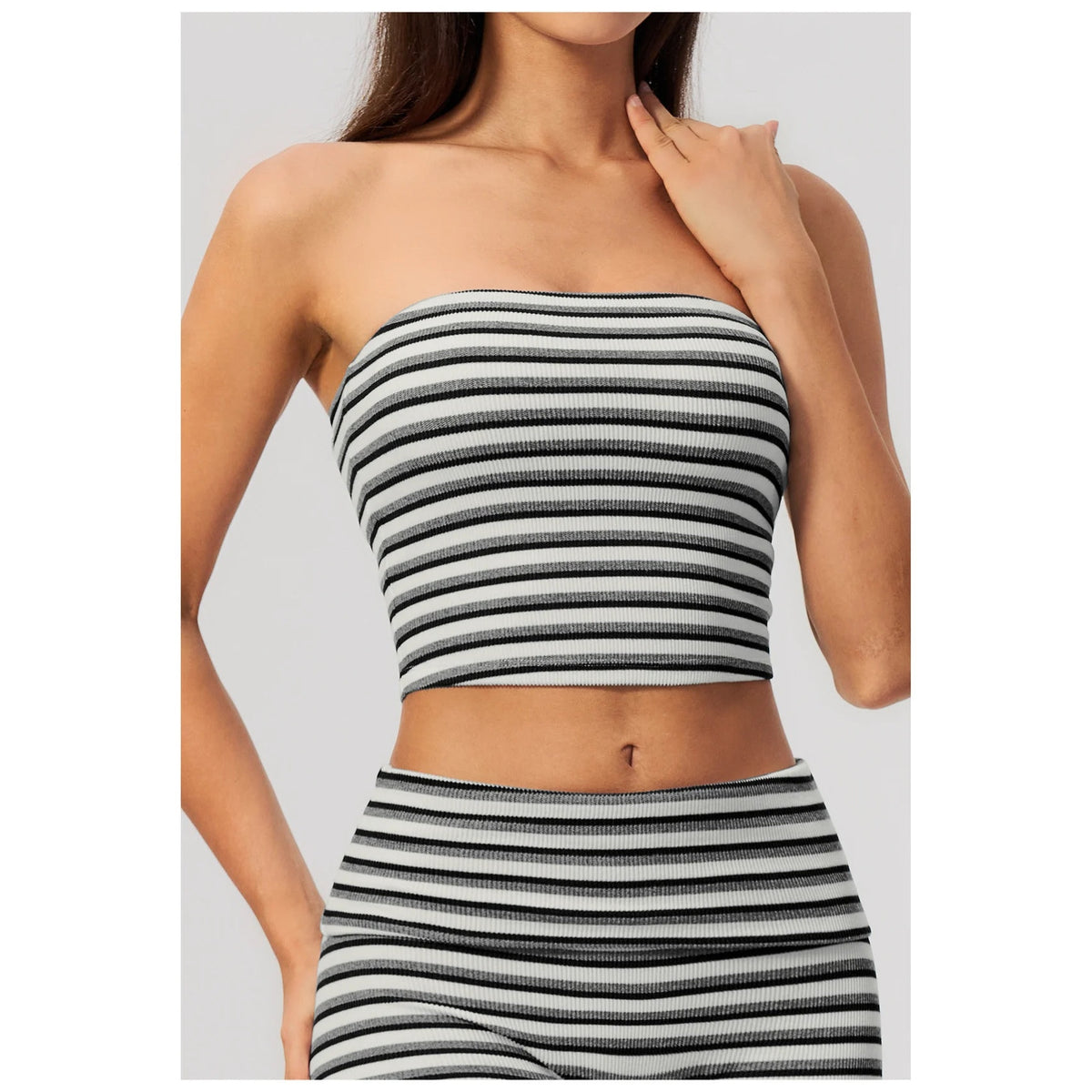 Top cai-cai Prana Stripe preto e branco às riscas – vista de frente