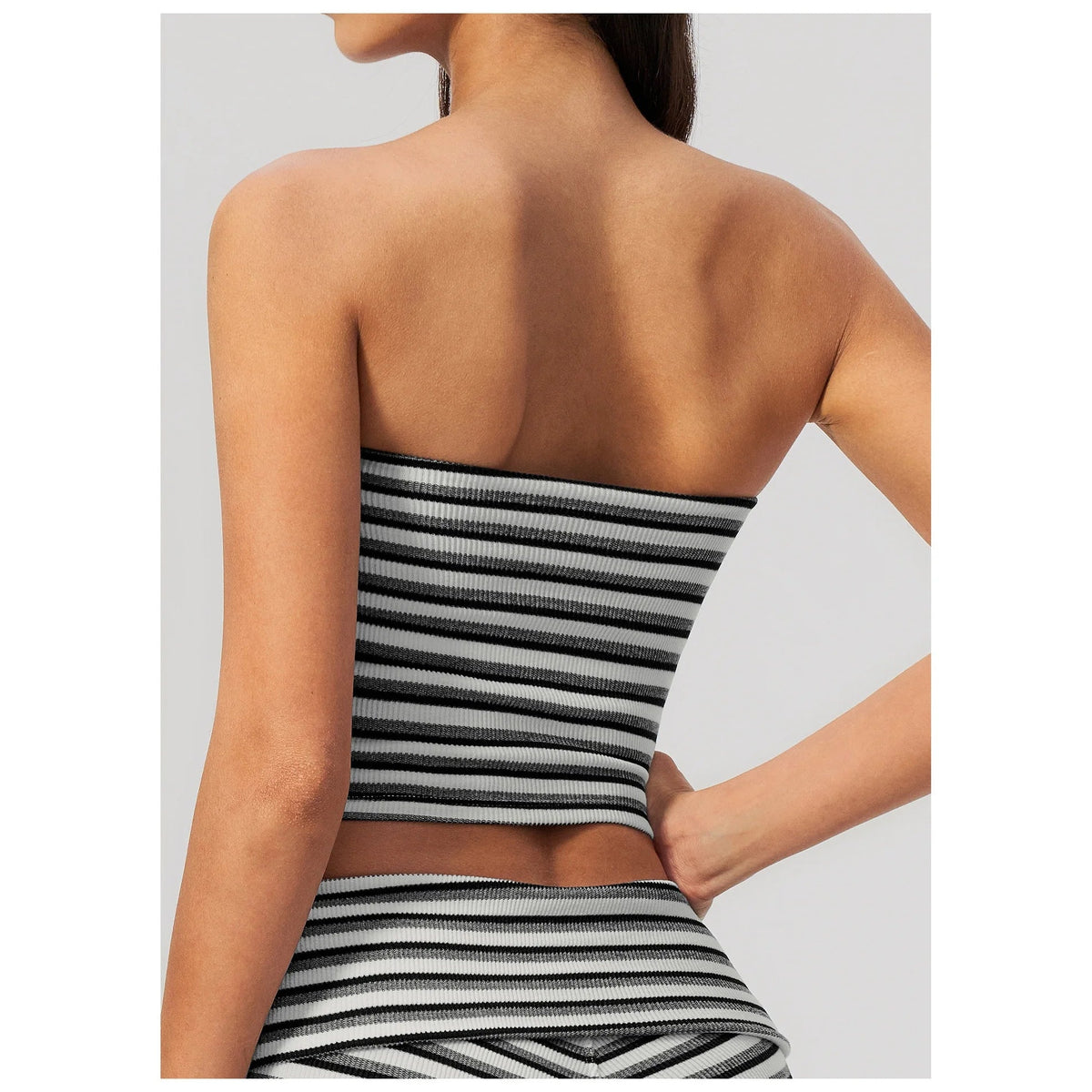 Top cai-cai Prana Stripe preto e branco às riscas – vista de costas