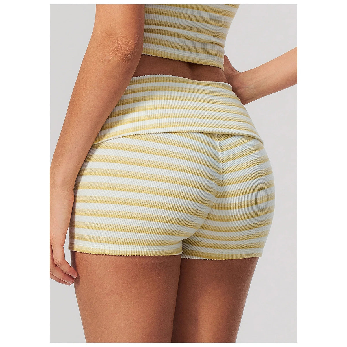 Calções Prana Stripe amarelos às riscas – vista lateral de costas