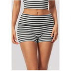 Calções Prana Stripe pretos e brancos às riscas – vista de frente