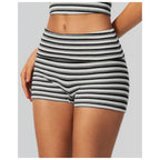 Calções Prana Stripe pretos e brancos às riscas com cós dobrável – vista de frente