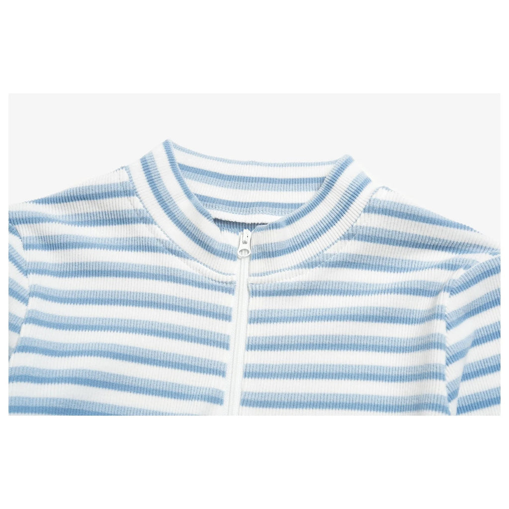 Gola e fecho do casaco Prana Stripe azul-claro às riscas – detalhe