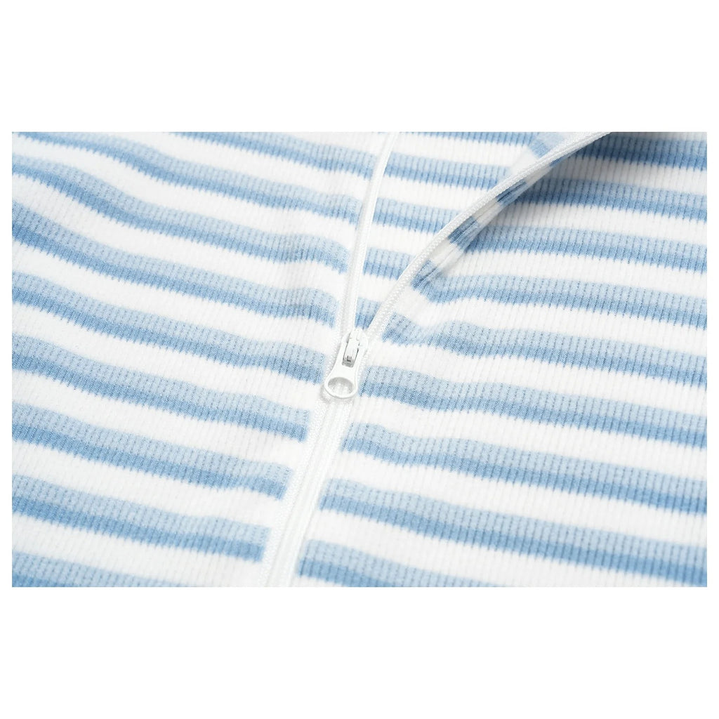 Fecho de correr do casaco Prana Stripe azul-claro às riscas – detalhe