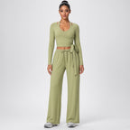 Dhara – Conjunto de Yoga com Top de Manga Comprida e Calças Largas – Cor Verde