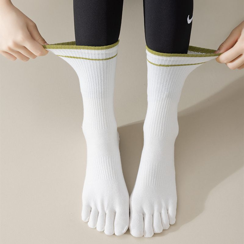 Calcetines de Yoga Antideslizantes con Cinco Dedos – Comodidad y Estabilidad para el Entrenamiento
