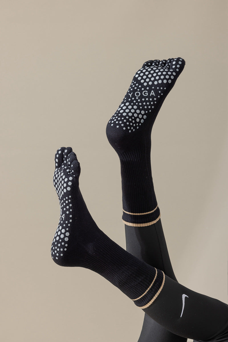 Five-Toe Non-Slip Yoga Socks – Comfort and Stability for Training