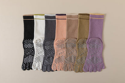 Five-Toe Non-Slip Yoga Socks – Comfort and Stability for Training