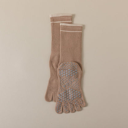 Five-Toe Non-Slip Yoga Socks – Comfort and Stability for Training