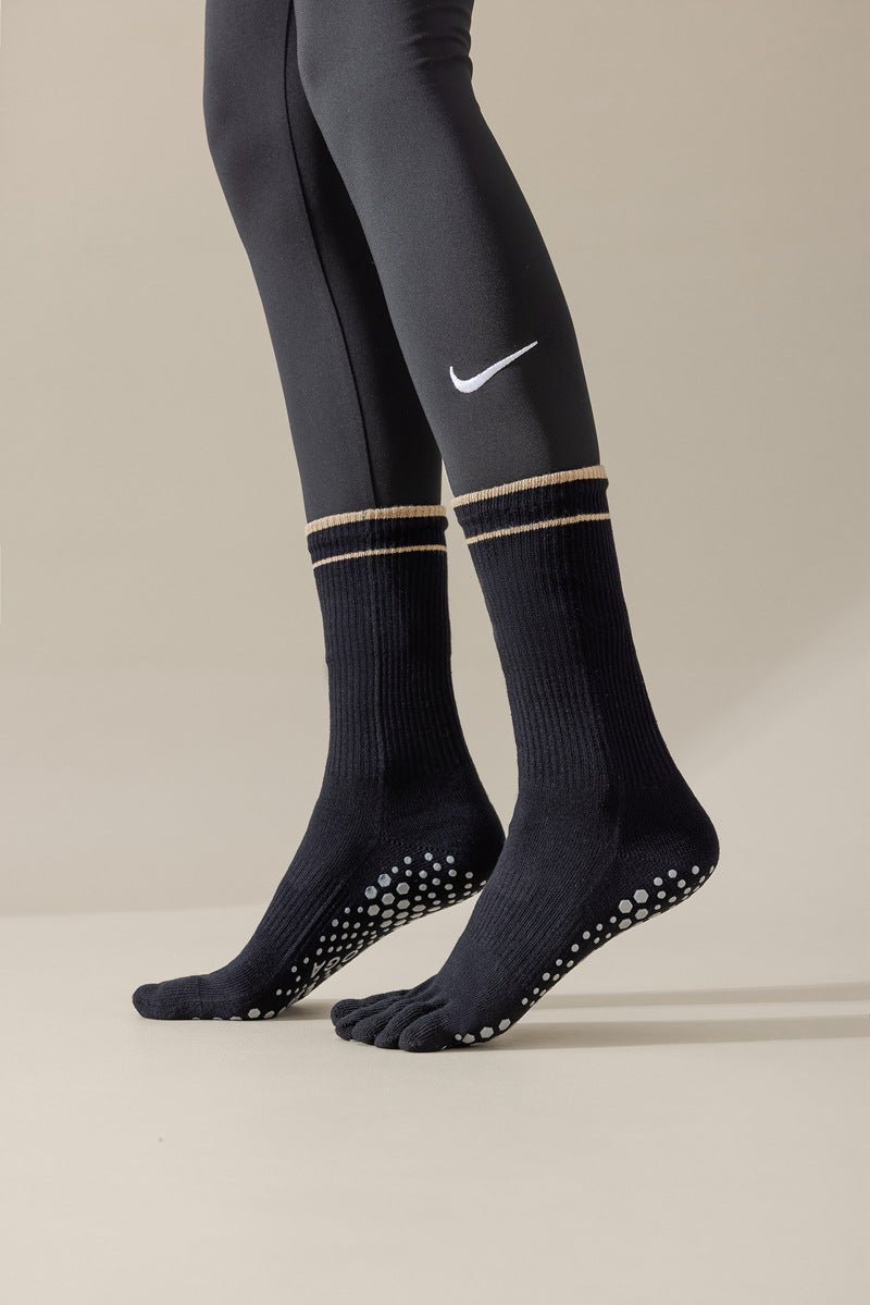 Five-Toe Non-Slip Yoga Socks – Comfort and Stability for Training