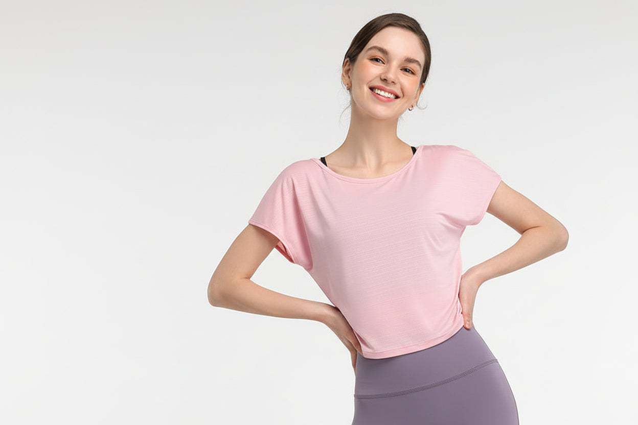 Camiseta Corta de Yoga – Libertad y Ligereza con Estilo