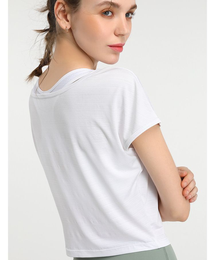 Camiseta Corta de Yoga – Libertad y Ligereza con Estilo