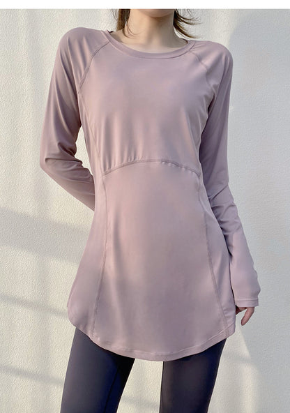 FlowLong – Slim-fit sweatshirt for yoga, running, and active wellness.