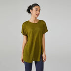 ZenTee – Camiseta de mujer ligera para yoga, running y entrenamiento con estilo