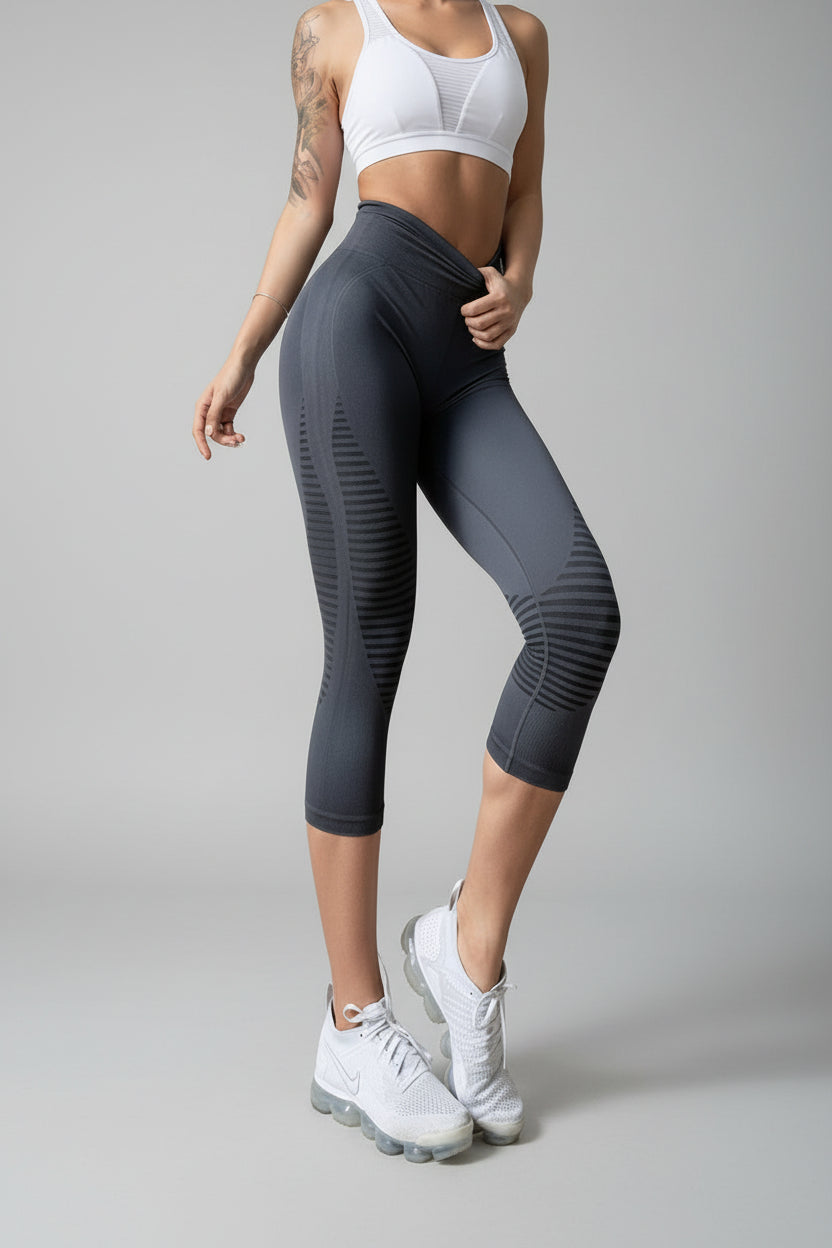 NaturaLine – Capri Leggings with Elastic Bands and Seamless Fit