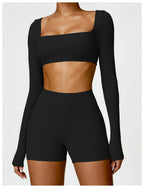 Sutra Fit – Blusa de rendimiento con diseño femenino para movimiento y confort