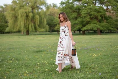 Lakshmi Breeze – Vestido de Verão Ombro a Ombro com Bordado Delicado