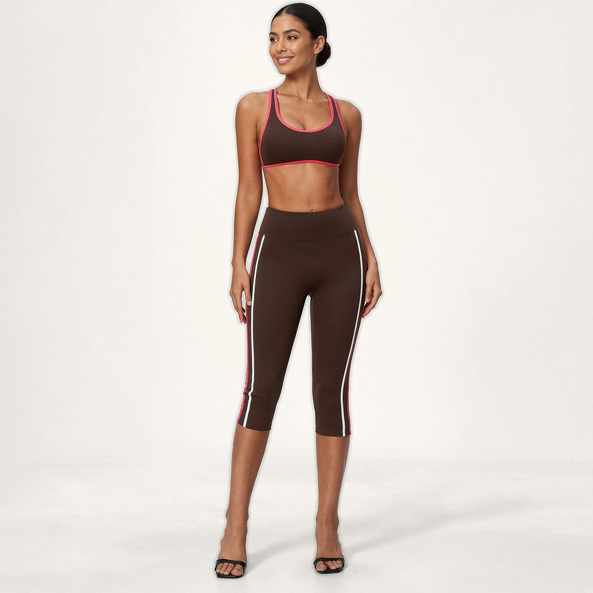Conjunto Chaya Castanho Café · Top + Corsários