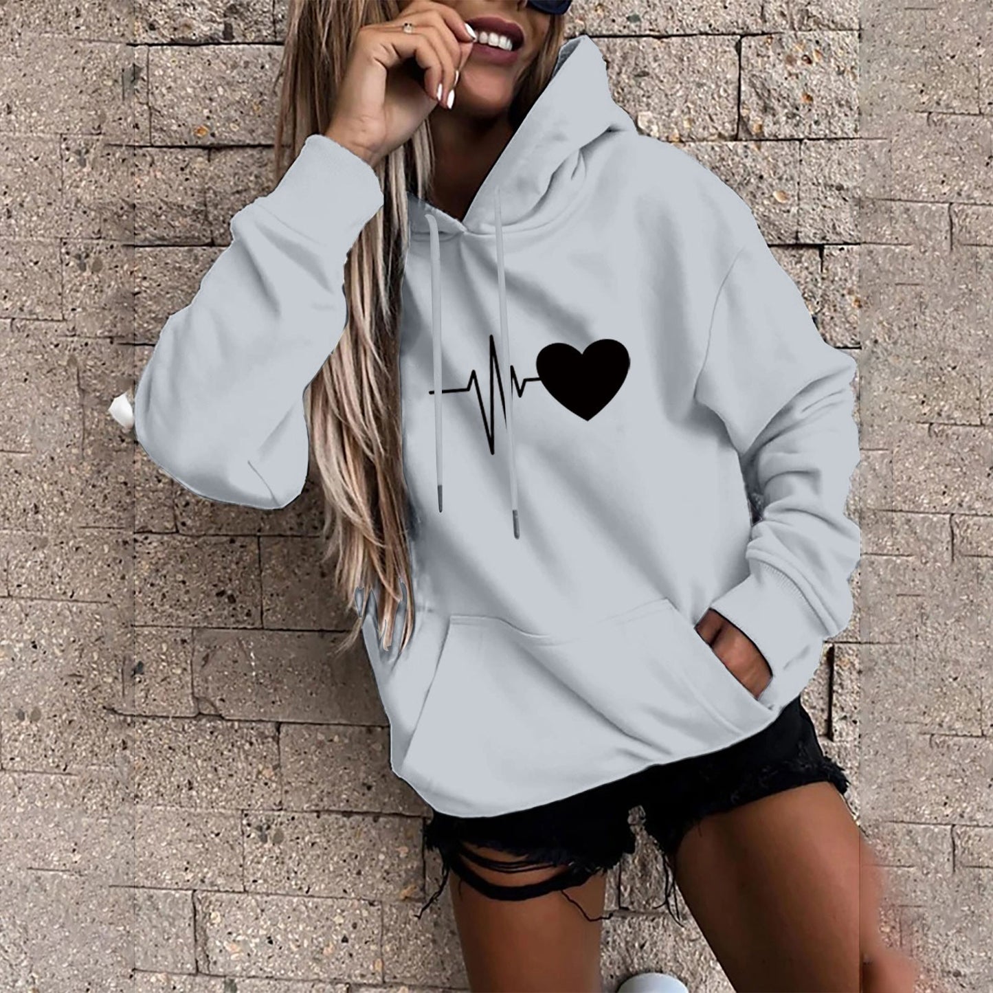 Nia Hoodie — Propósito e Amor em Cada Traço