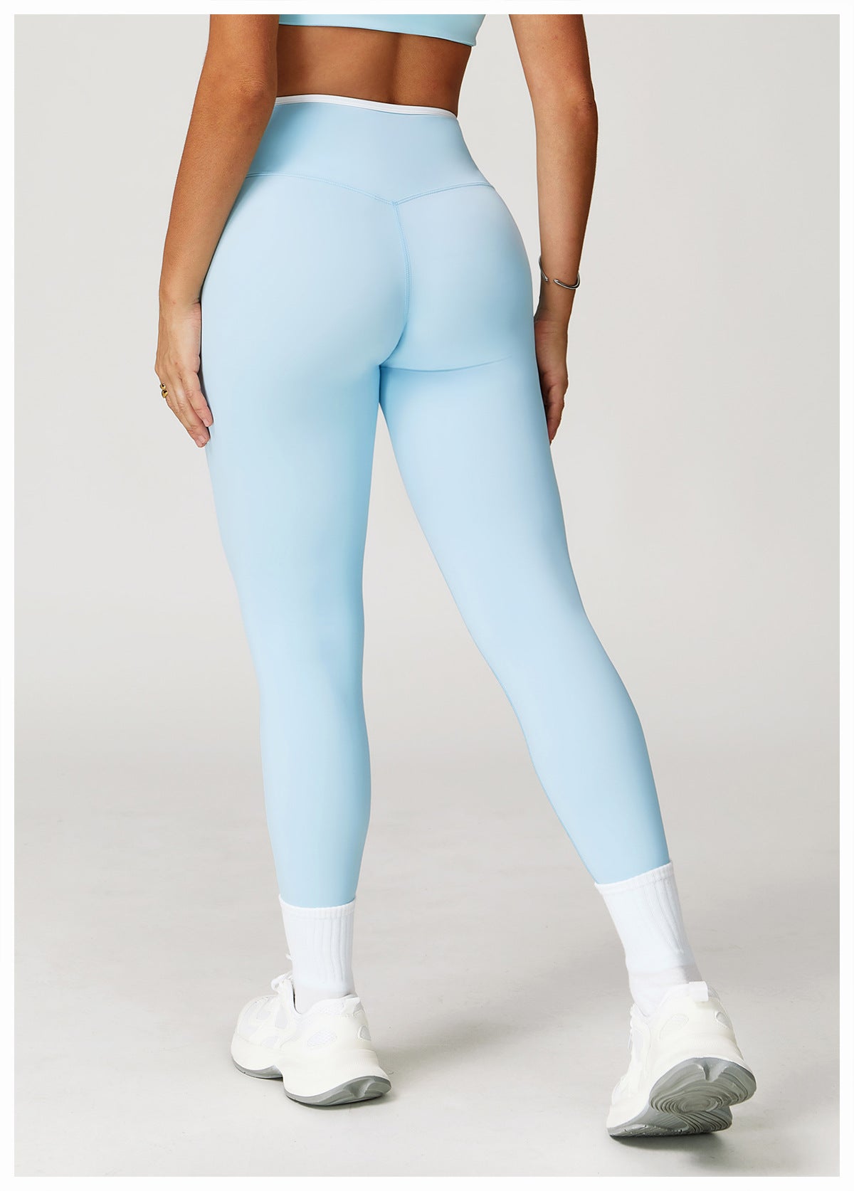 Shaphir Move — Leggings for Beauty and Movement