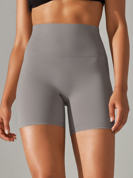 Vita Motion Shorts — Body in Action
