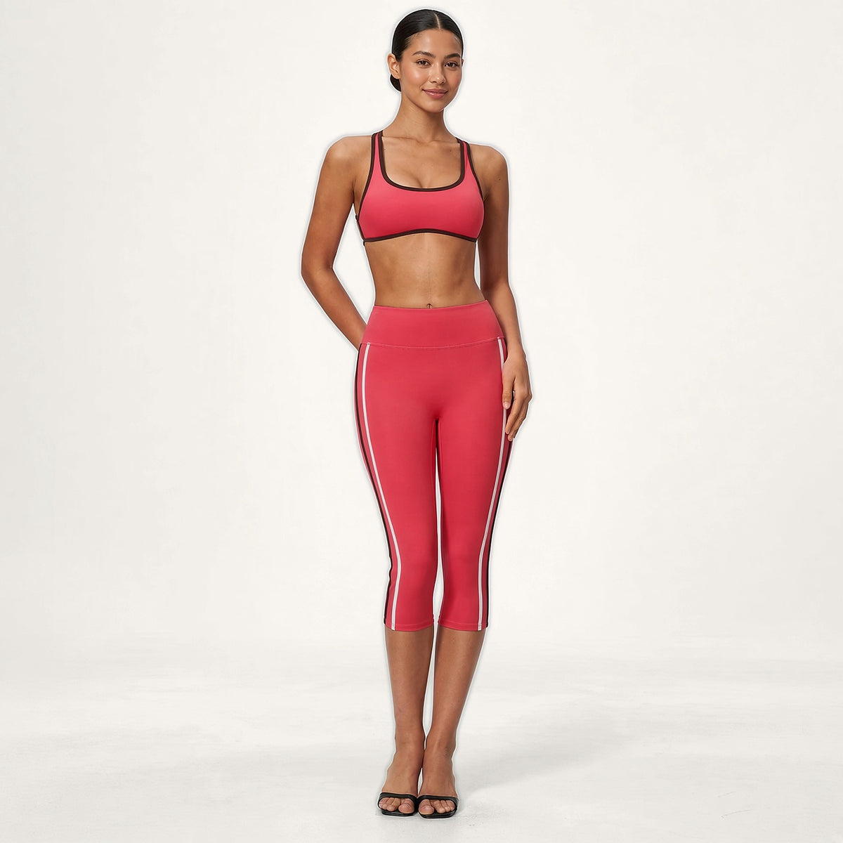 Conjunto Chaya Vermelho Coral · Top + Corsários