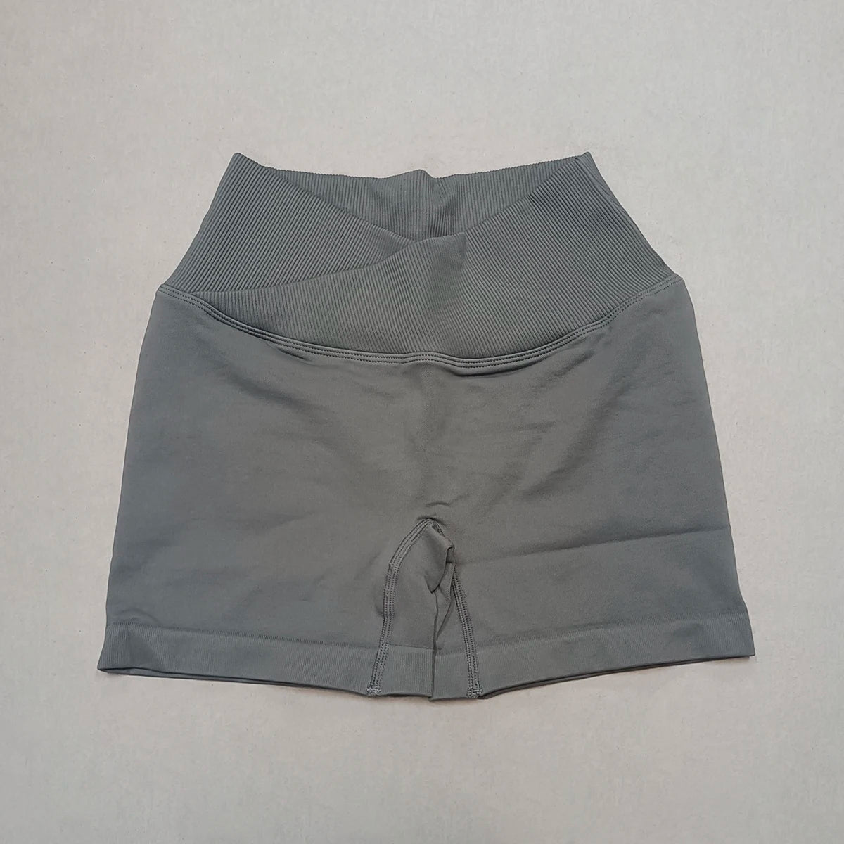 Bindu Curve – Shorts com Cintura em V e Centro de Intenção Corporal