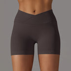 Bindu Curve – Shorts with a V-shaped waist and body focal point.