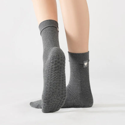 Heart Balance Socks – Meias de Yoga Antiderrapantes com Bordado de Coração